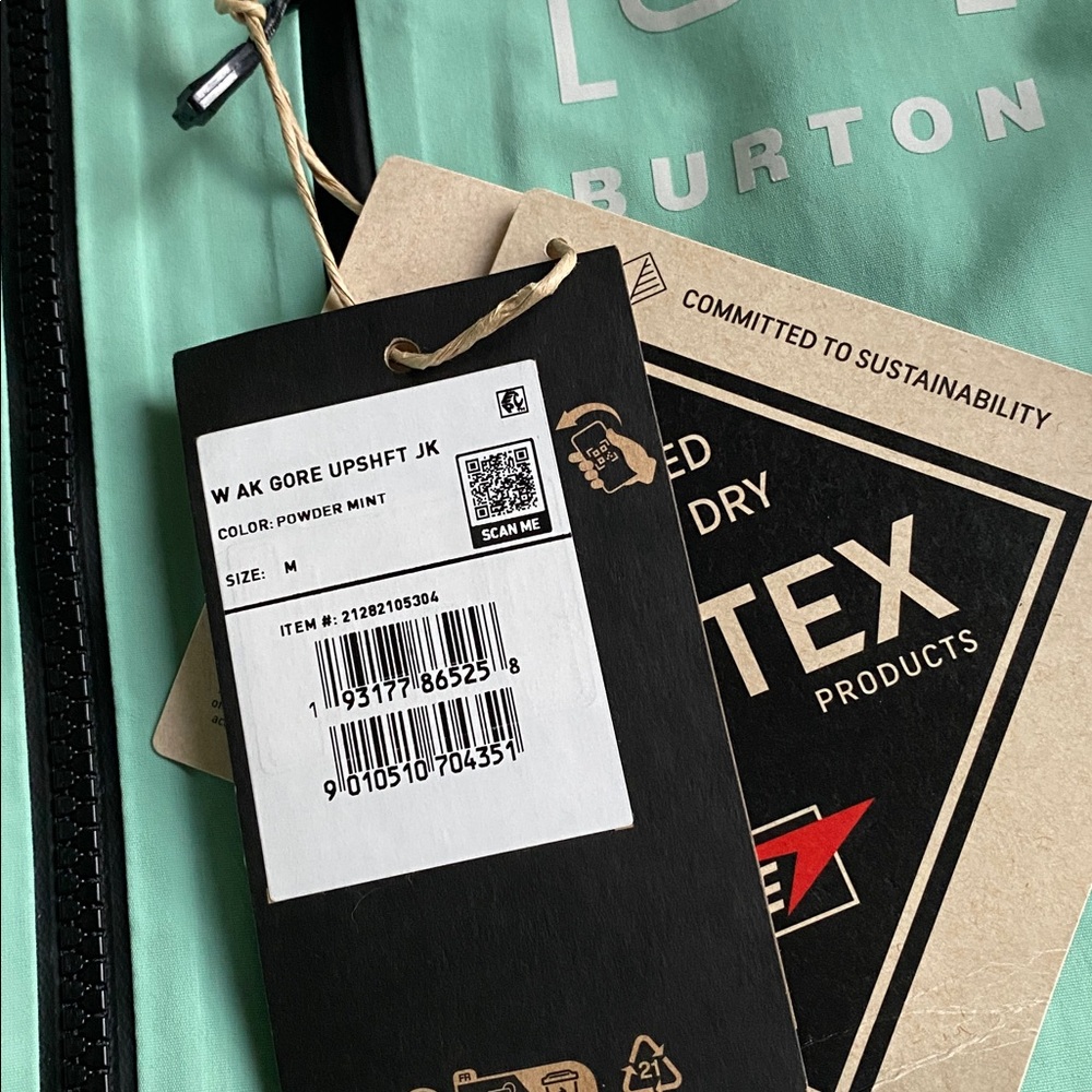 Women's Burton [ak]® Upshift GORE-TEX 2L Jacket in Powder Mint - Picture 4 of 16